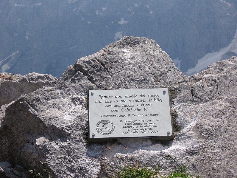 La targa sul Jof di Miezegnot